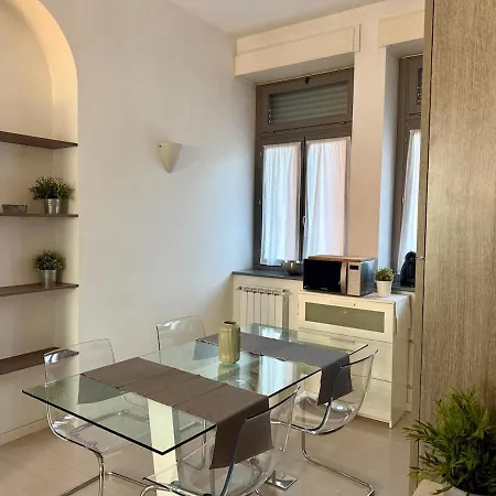 Pierina House A 4 Minuti Dalla Stazione Apartment *